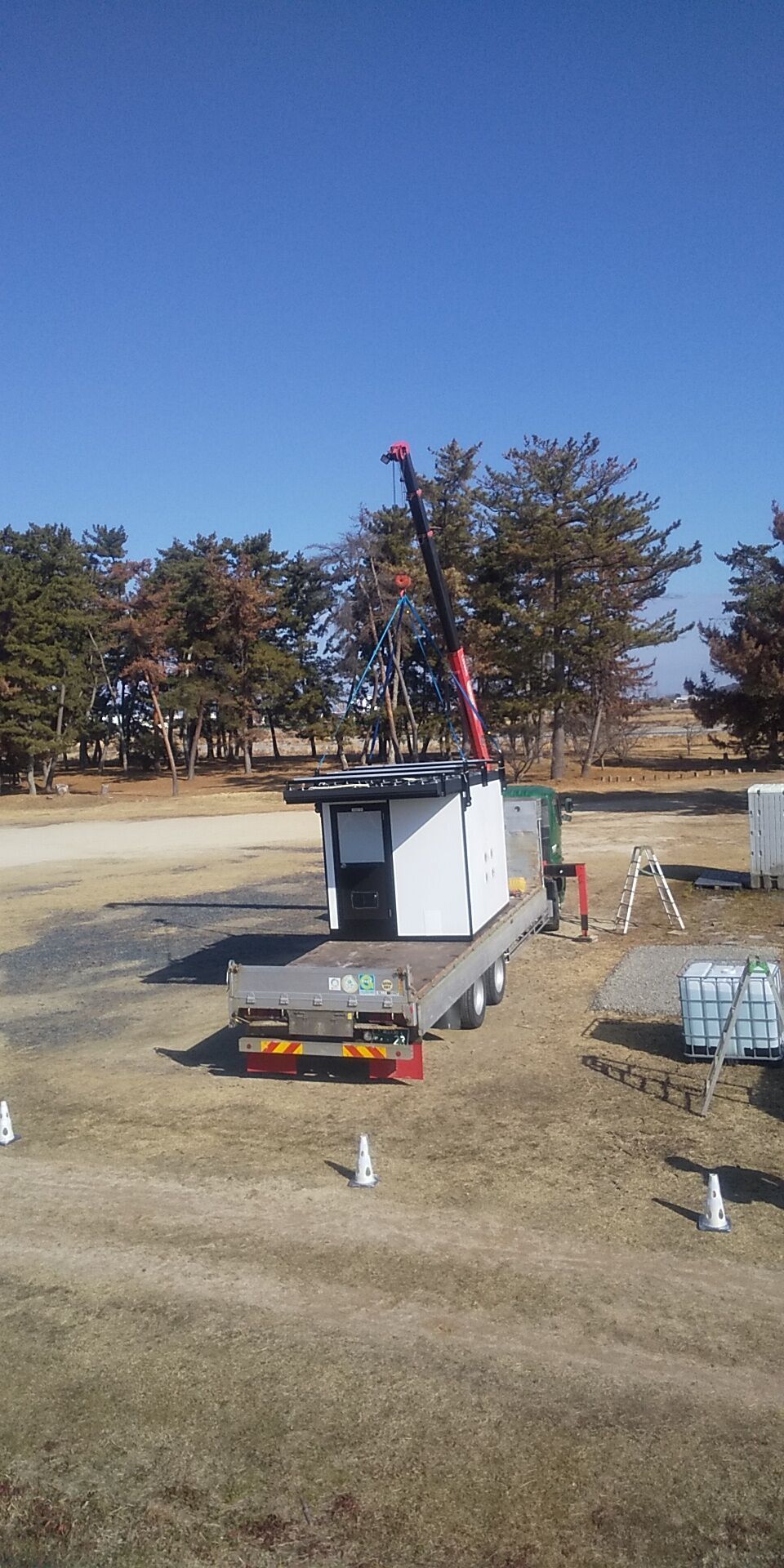 滋賀県栗東市の河川敷に「バイオ水洗トイレ」設置